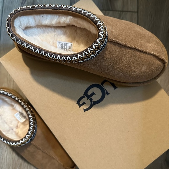 UGG Shoes - NEVER WORN UGG Tasman Slipper in Chestnut, Size 7